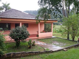 vendo-chacara-com-3350m2-e-55m-de-frente-casa-com-140m2-e-3-dormitorios-proximo-ao-centro-comercial-do-bairro