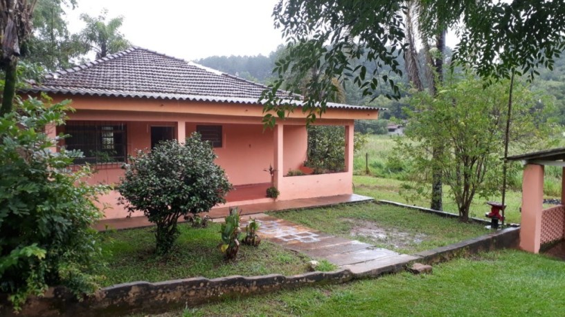 vendo-chacara-com-3350m2-e-55m-de-frente-casa-com-140m2-e-3-dormitorios-proximo-ao-centro-comercial-do-bairro-big-0
