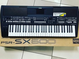 novo-teclado-digital-yamaha-psr-sx600-de-61-teclas-sensiveis-ao-toque-japao