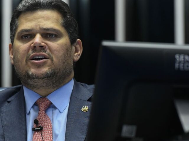 Alcolumbre quer votar LDO e vetos do licenciamento até semana que vem